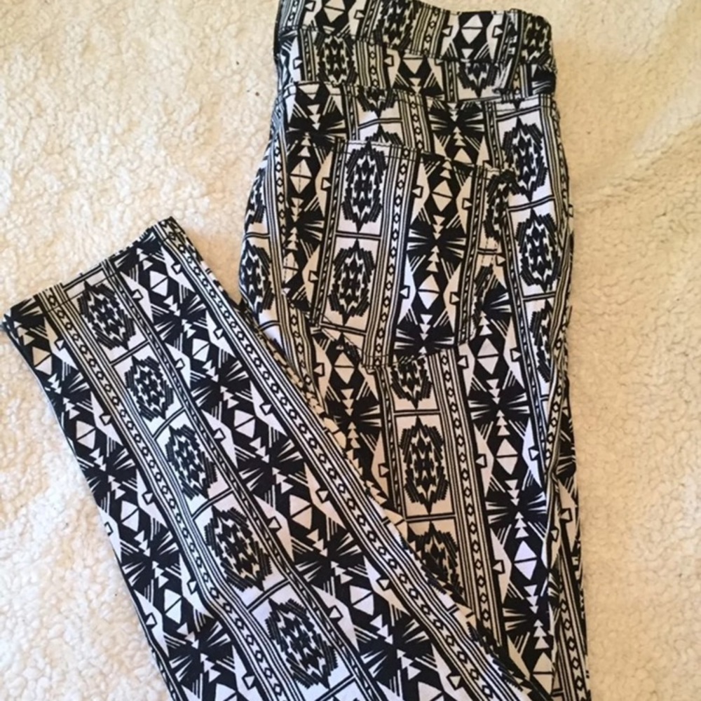 🍍4 for $20 Forever 21 Skinny Jeans Tribal 26 EUC